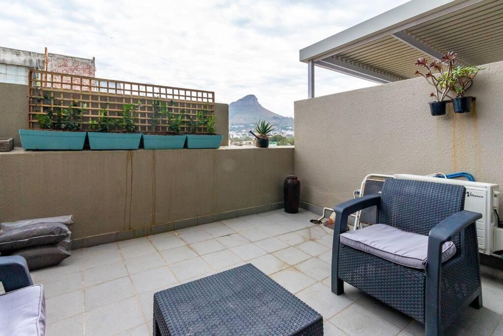 Four Seasons 818- Spacious Cbd Studio - Onsite Parking, Gym & Rooftop Pool Leilighet Cape Town Eksteriør bilde