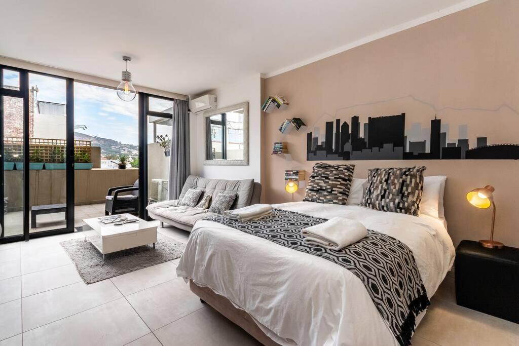 Four Seasons 818- Spacious Cbd Studio - Onsite Parking, Gym & Rooftop Pool Leilighet Cape Town Eksteriør bilde